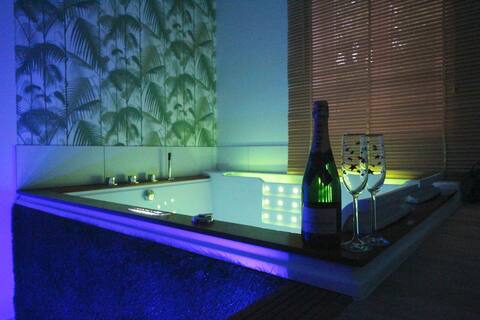 Sauna and jacuzzi  "Les mille et un nuit" 2 km sea