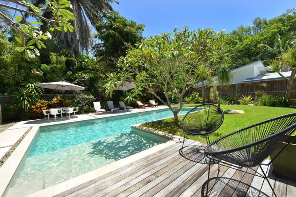 Resort style Pool in a tropical Garden