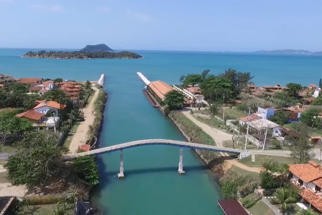 Vista aérea do canal marítimo de Búzios - um dos acessos para a casa