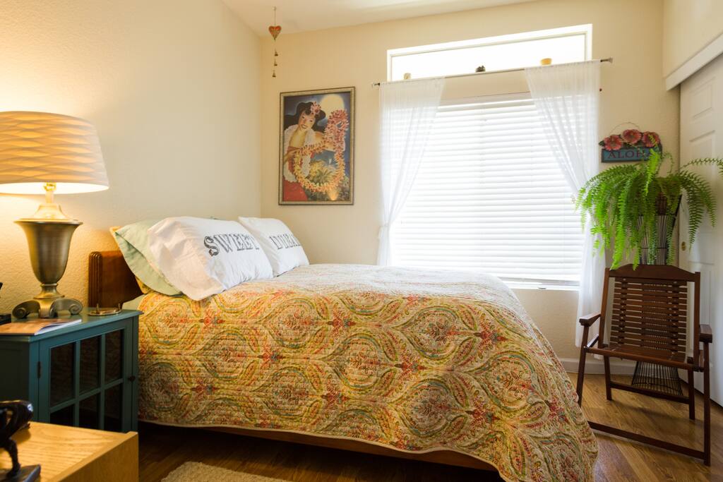 The Aloha Room