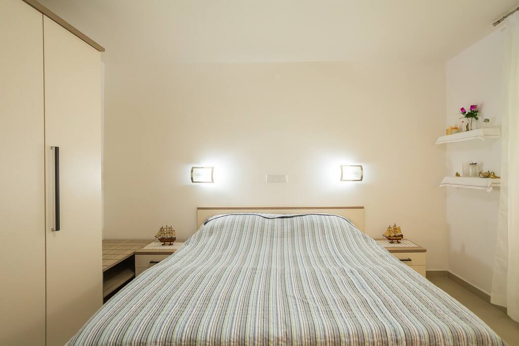 Bedroom / living room