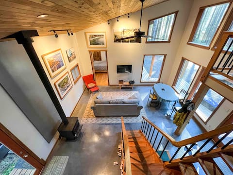 Top performing Airbnb: Jordan River Coastal Cottage in Port Renfrew & West Coast