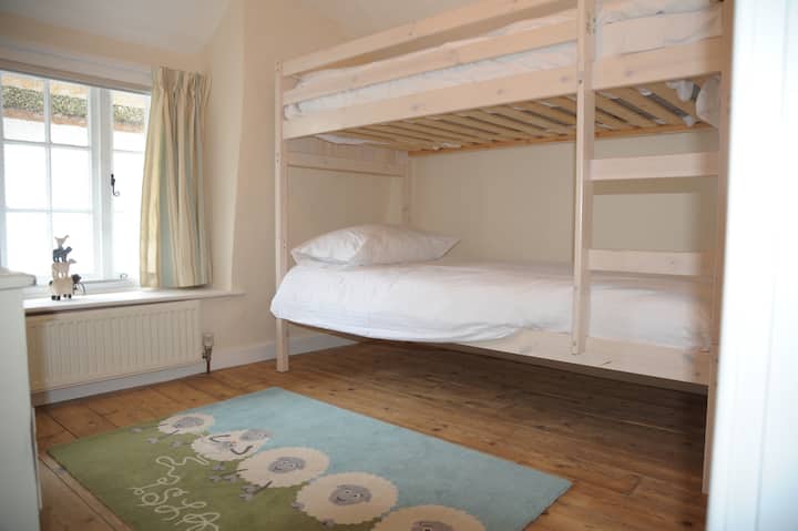 Kinderkamer met stapelbed