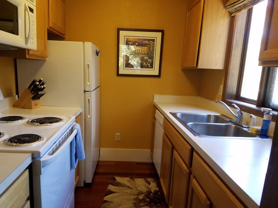 full kitchen
