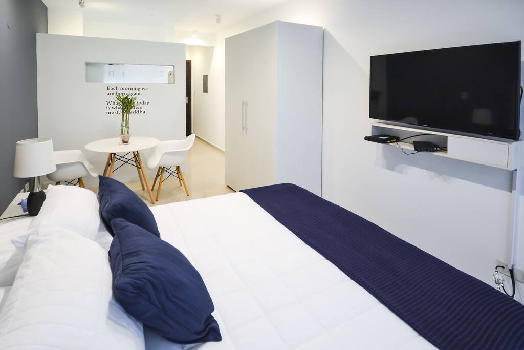 smart Tv de 43" con cable HD y cuenta de Netflix