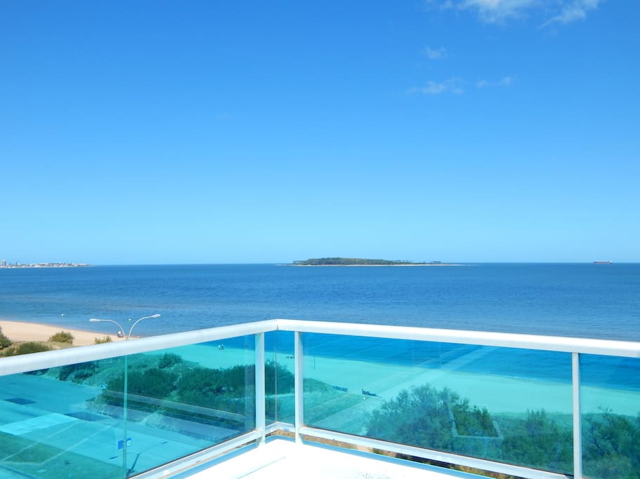 penthouse exclusivo con vista frente al mar. Ultimo piso rodeado de terrazas