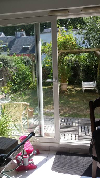 salon-vue du jardin