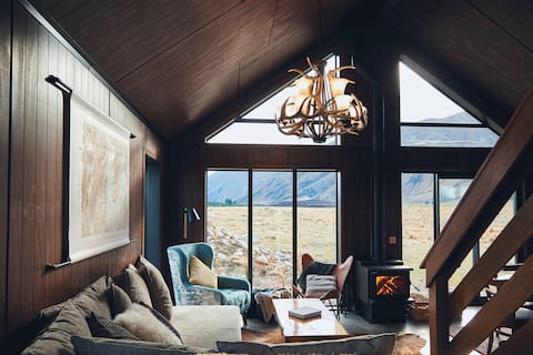 Top performing Airbnb: High Country Cabin. Country getaway near Twizel. in Mackenzie District