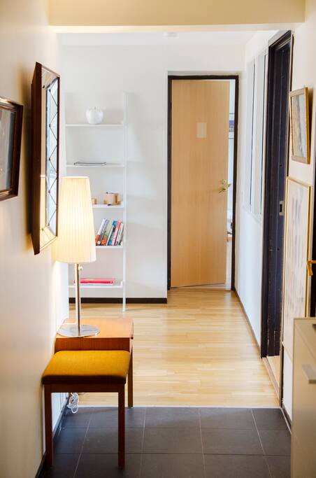 Welcome to the grand tour. This is the hallway.