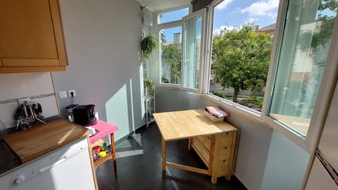 Between Lisbon, Sintra and Cascais. Easy parking