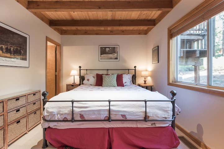 Main bedroom with NEW California King be with NEW mattress by Winkbeds and ensuite bathroom