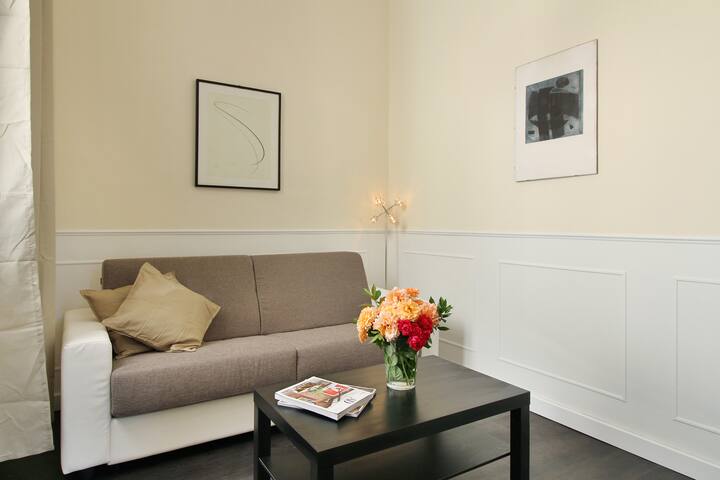 A&G -Modern Style,Bright and Central Location Flat gallery image 5