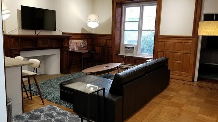Historic 1 Bedroom Apt, 1 Block From Central Park - New York City