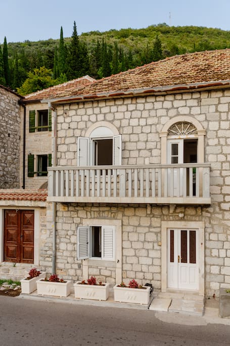 Old stone house Z