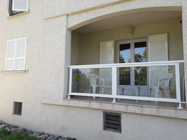 F2  Meublé Rez De Villa - Corte