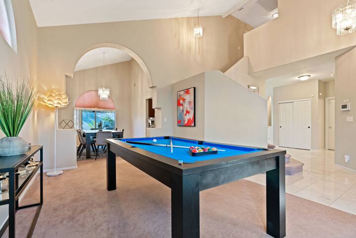 5BR Haven: Heated Pool & BBQ + Games gallery image 5