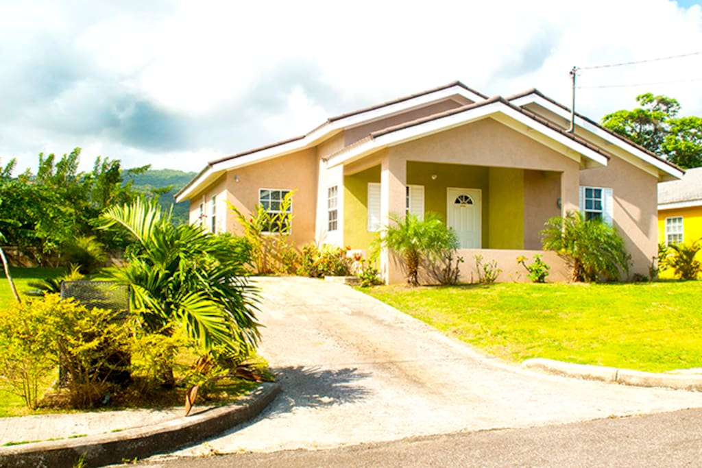 KnK Hiatus in Paradise - Front View