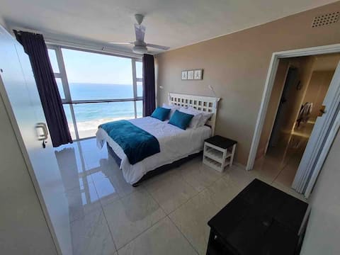 Flip-Flops! Lovely 2 BR unit on Baggies beach