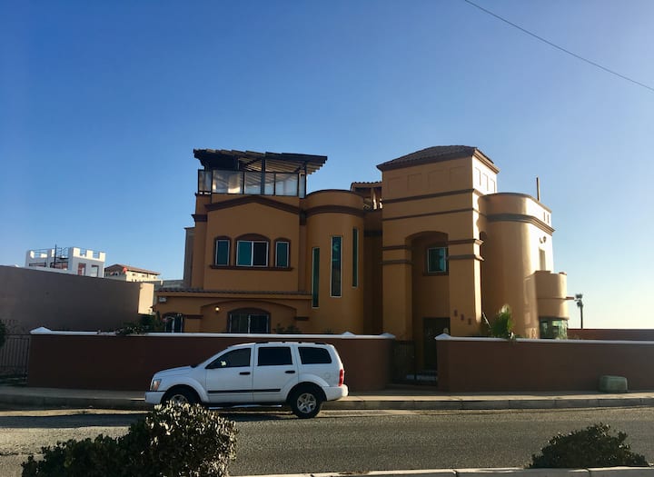 Beautiful beachfront house from Ensenada !! Houses for Rent in