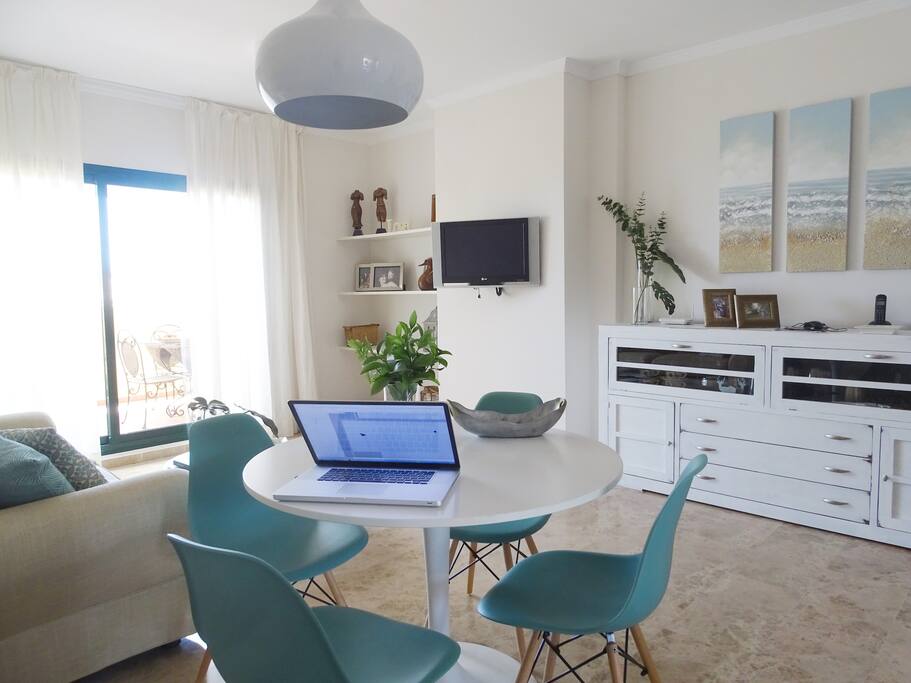 Casa en Urbanización los Almendros I, San Pedro de Alcantara, WIFI y piscina a 6 minutos de la playa