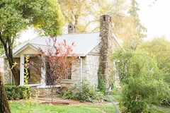 Stone%27s+Throw+Cottage%2C+a+charming+retreat