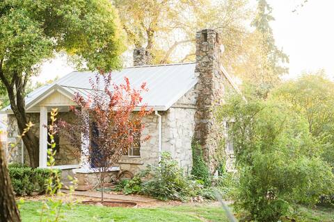 Stone's Throw Cottage, a charming retreat