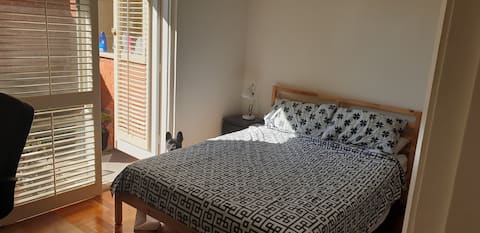 Large furnished private room in shared house!