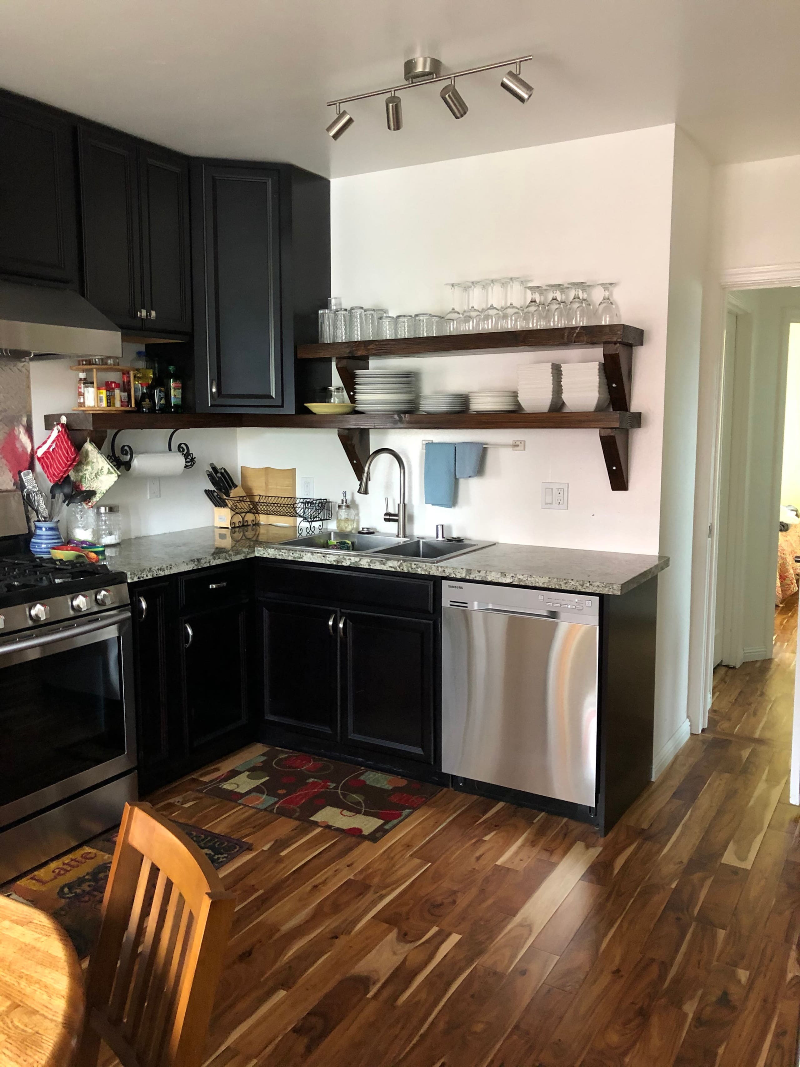 Home in San Francisco · ★4.98 · 2 bedrooms · 4 beds · 2 baths - Image 4