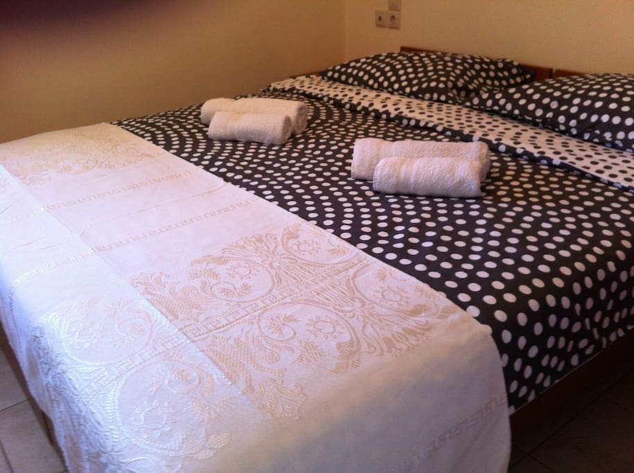 Bedroom with single beds