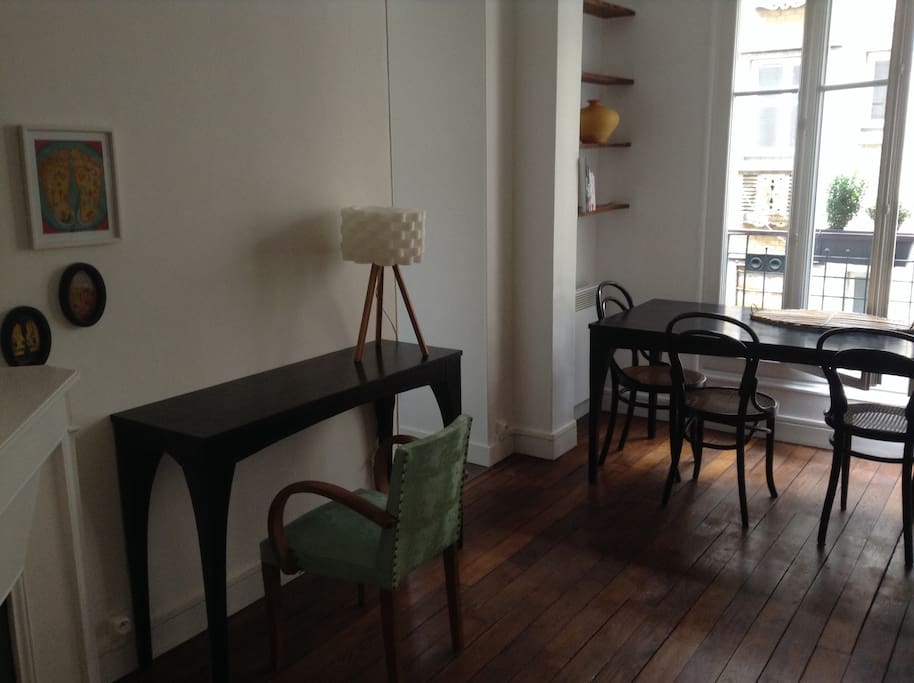 Coin bureau, coin salle à manger