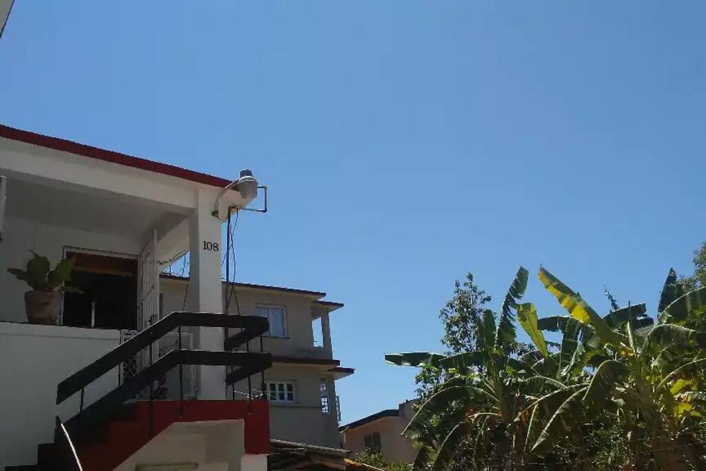 La entrada del apartamento todo bello