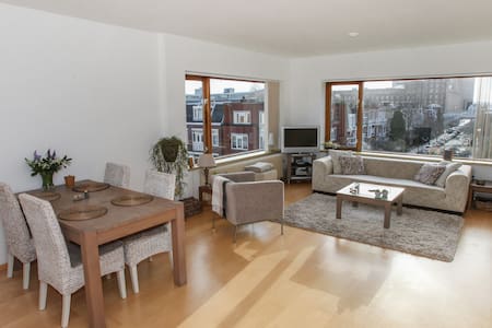 Topfloor apartment close to all amenities