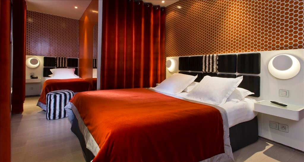 Une élégante chambre pour un séjour entre amis ou famille à la capitale française

An elegant room for a stay with friends or family in the French capital