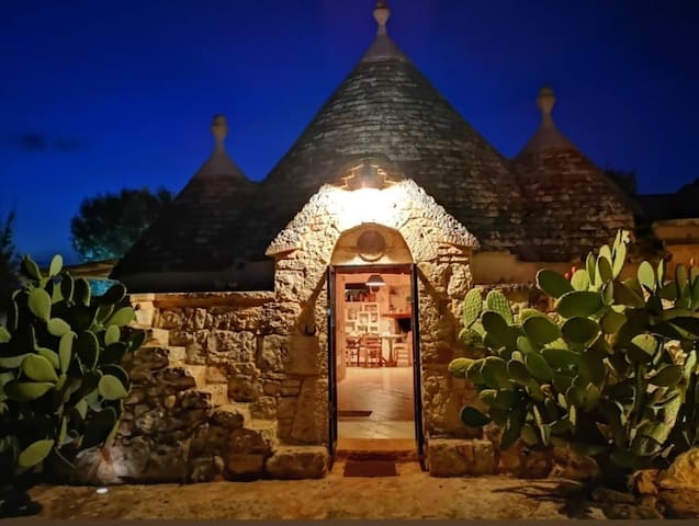 Trullo Le Agavi in the heart of Valle D’ Itria