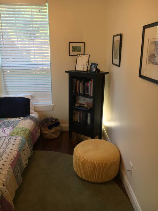 Lots to read (in several languages) and a meditation cushion