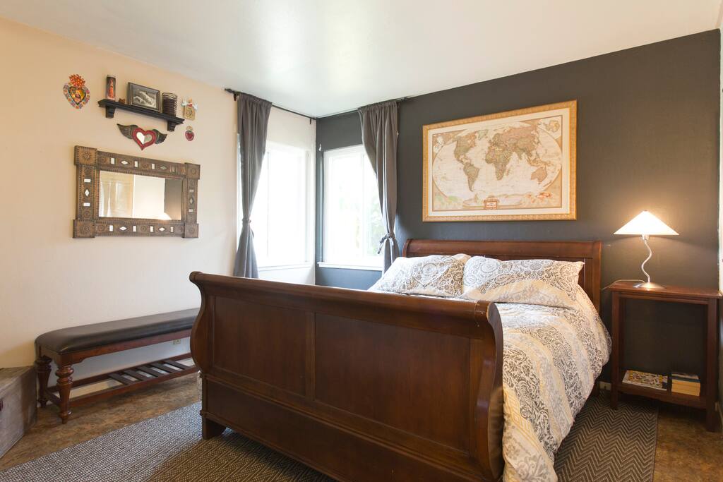 The master bedroom has a queen Tempurpedic....heavenly