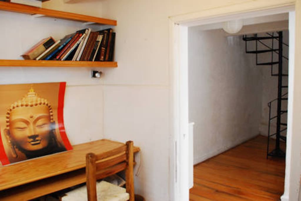 BOUGAINVILLEA STUDIO-
With desk / dining table