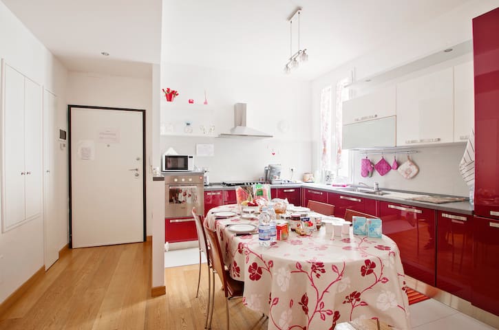 Cozy Apartment in Bologna old town gallery image 4