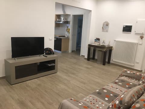 Top Airbnb: Elegant apartment 100 meters from the sea - Savona a Savona