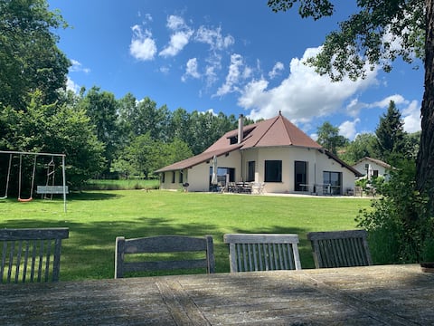 La Villa d'Ars – House by Lake Paladru