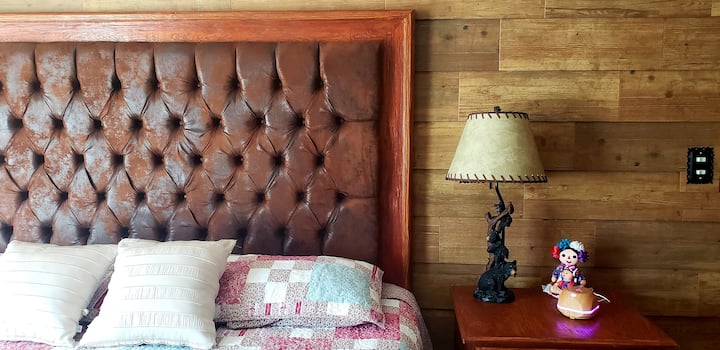 主卧有漂亮的细节。 