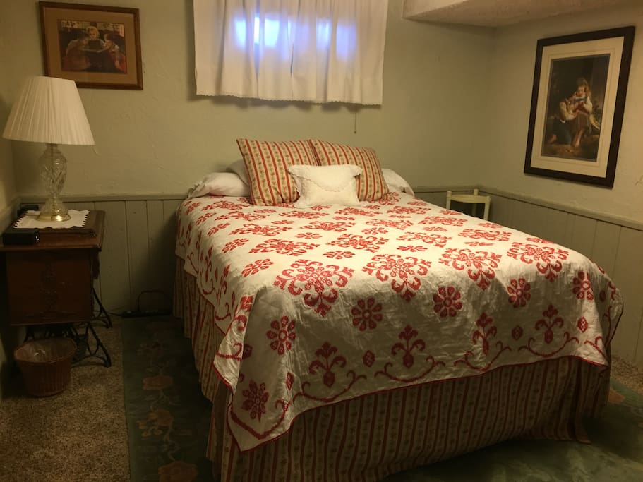 Private Bedroom #1 - Double Bed