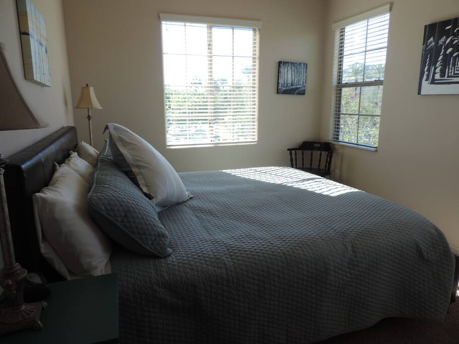 bedroom 2-king bed