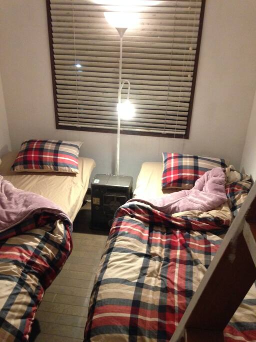 RoomB's annex RoomC