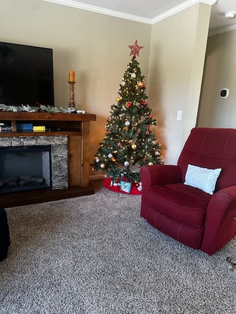 Private Retreat w/Hot Tub - Beaches & Wine Tours