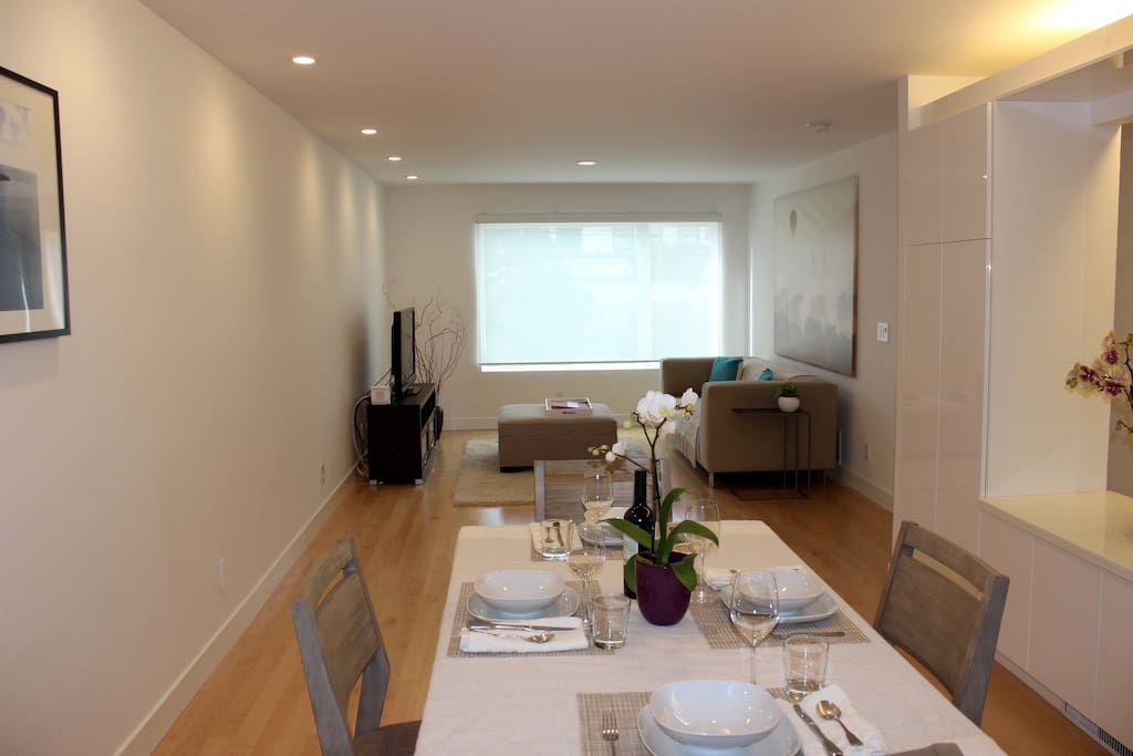 Large great room, good for family meals<br>