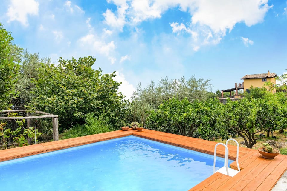 Villa with pool and panoramic surroundings — zdjęcie 1