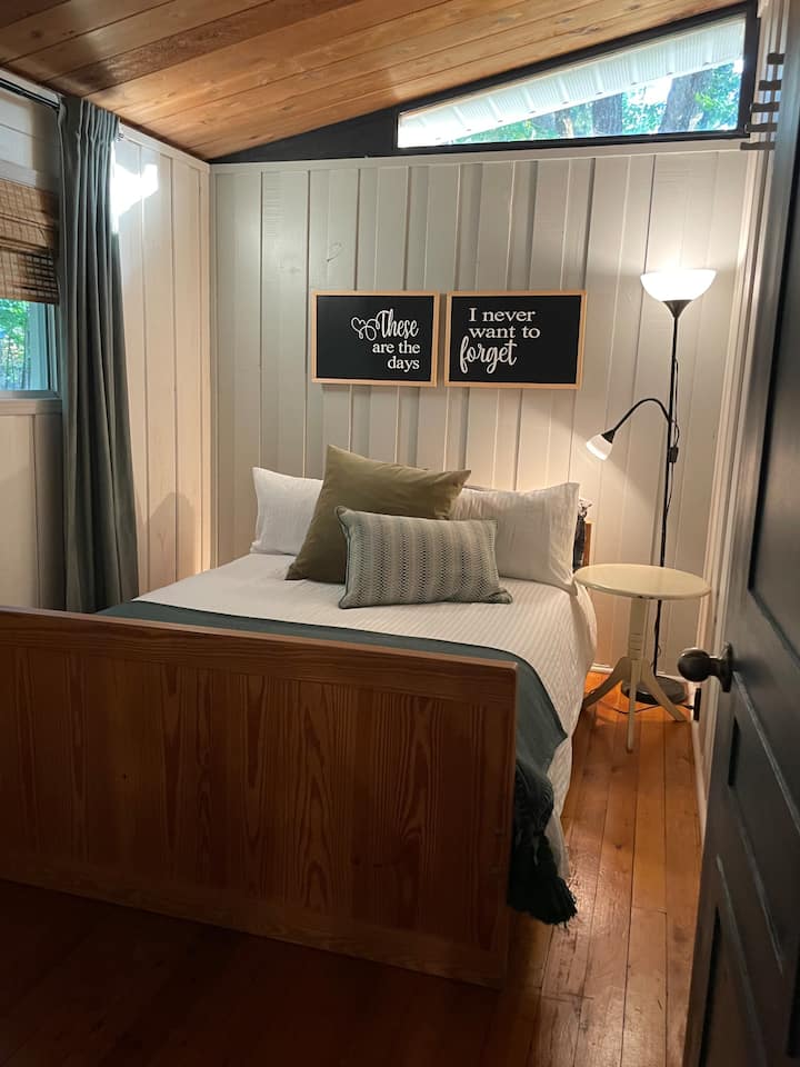 ორადგილიანი საწოლი