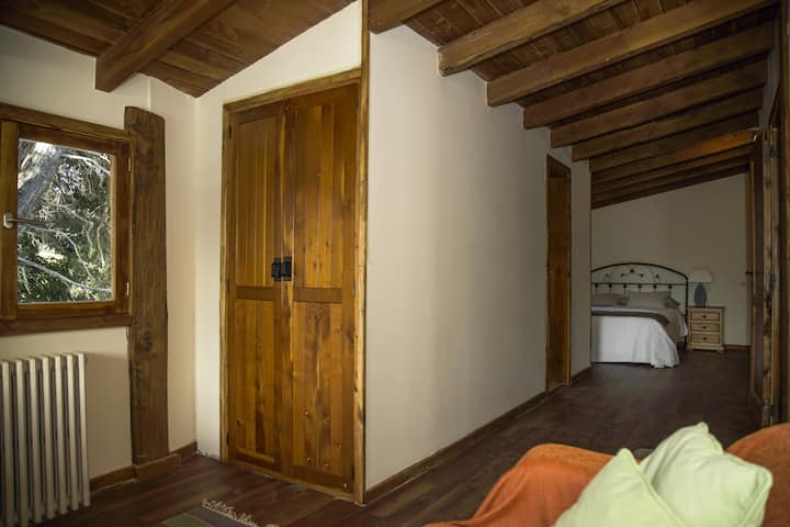 Tretia izba zahŕňa spálňu a útulný salónik