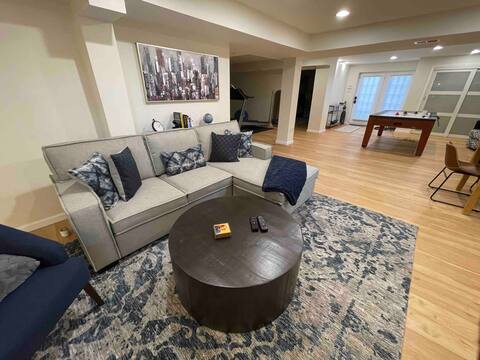 Spacious 2BR/2BA Apt by George Mason University!